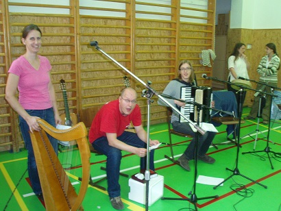 Hlasy Středozemě na zvukové zkoušce v ZŠ Grafická 27.10.2013